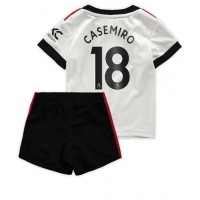 Fotbalové Dres Manchester United Casemiro #18 Dětské Venkovní 2022-23 Krátký Rukáv (+ trenýrky)